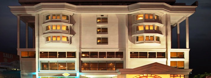 Abad Plaza - Kochi 01.jpg